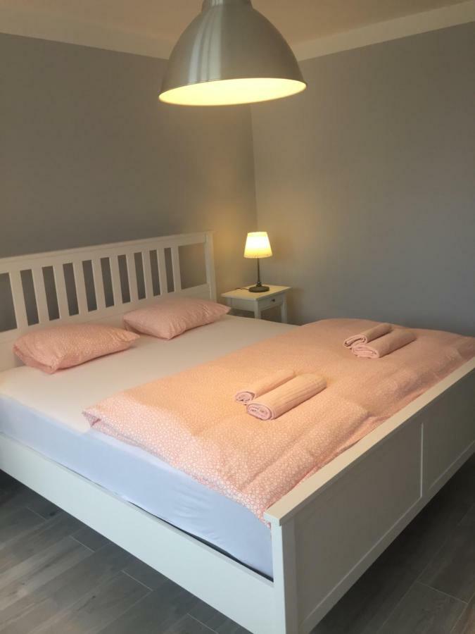 Apartment Oswiecim Klimatyzowany Ngoại thất bức ảnh